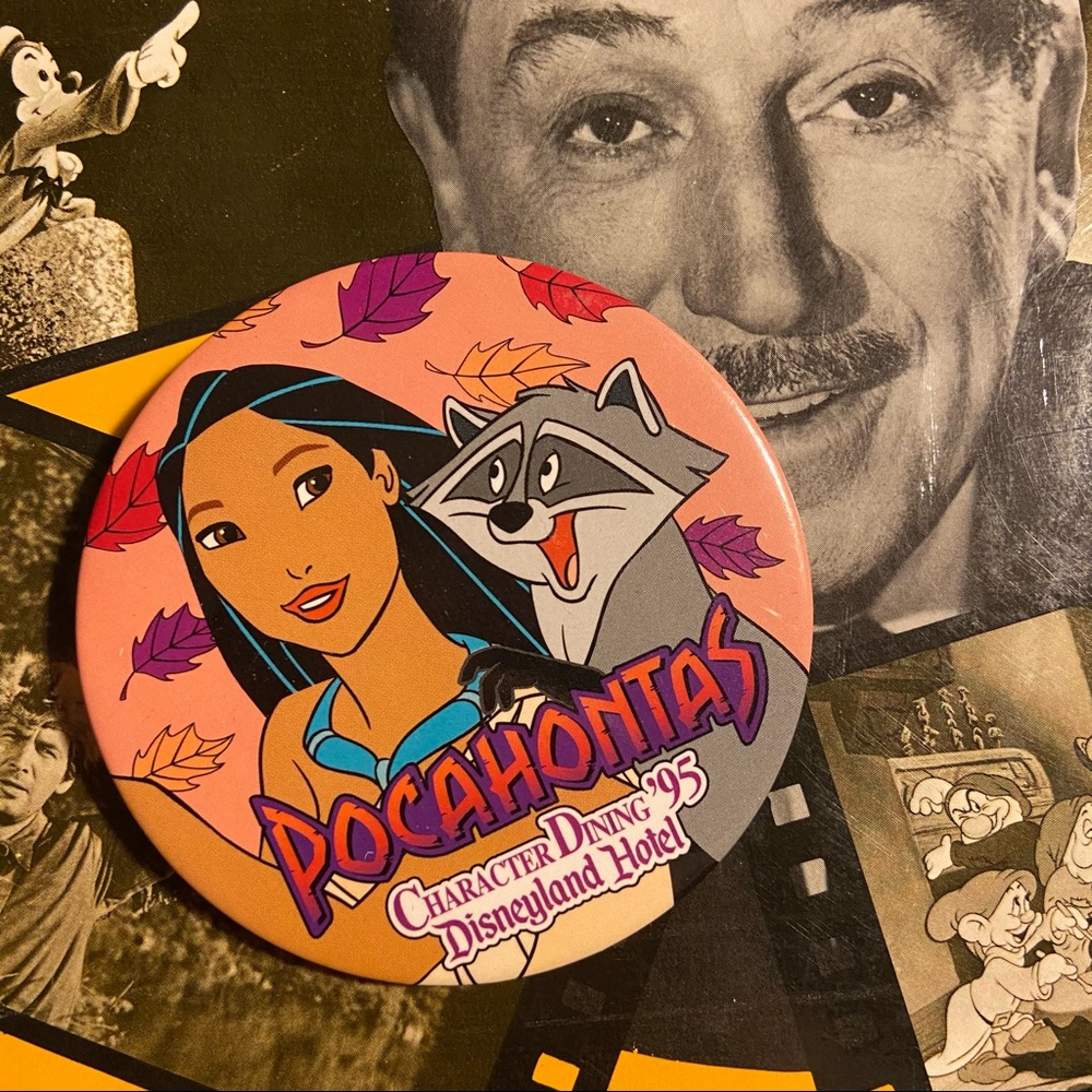 Vintage Disneyland Hotel button ‘95